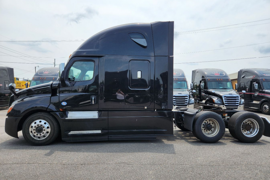 2020 FREIGHTLINER CASCADIA