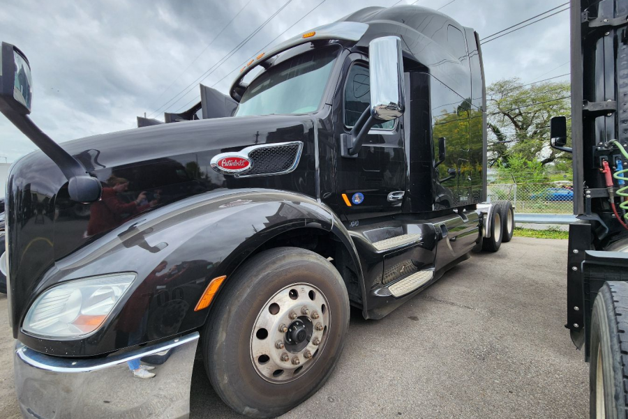 2020 PETERBILT 579