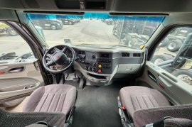 2020 PETERBILT 579